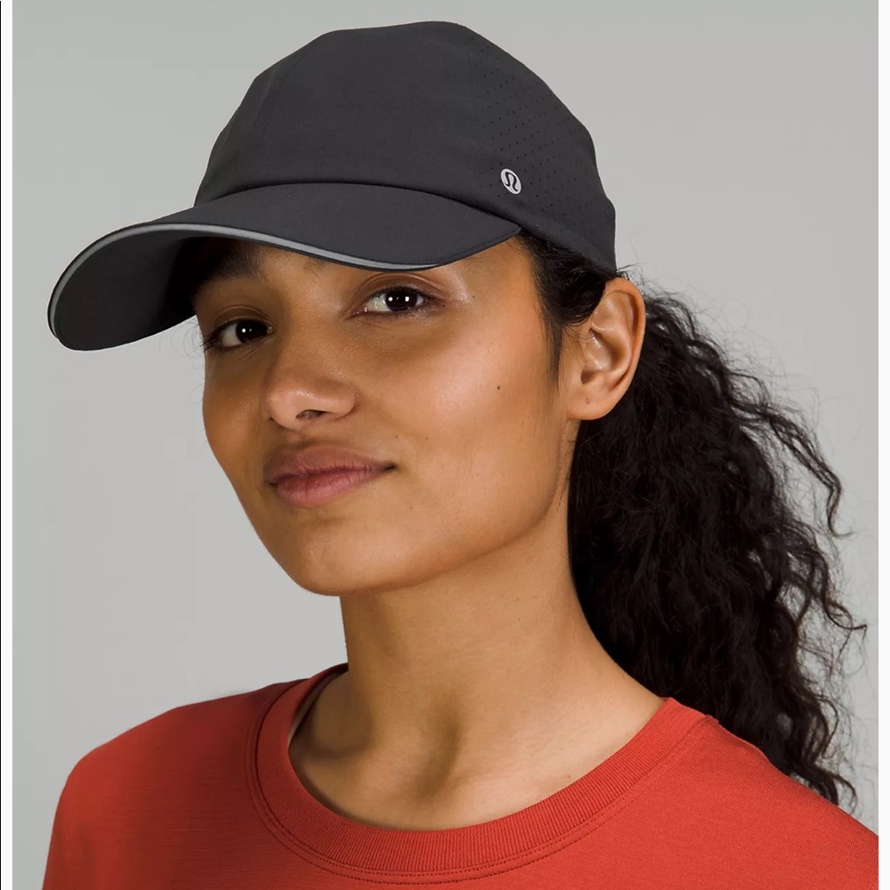 Lululemon women’s black hat
